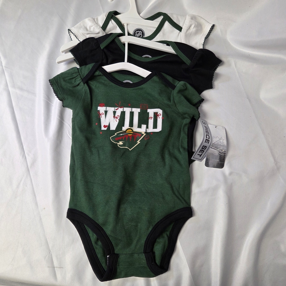 NHL Green and‎ Black Wild Kids Bodysuit Bundle 18 Months